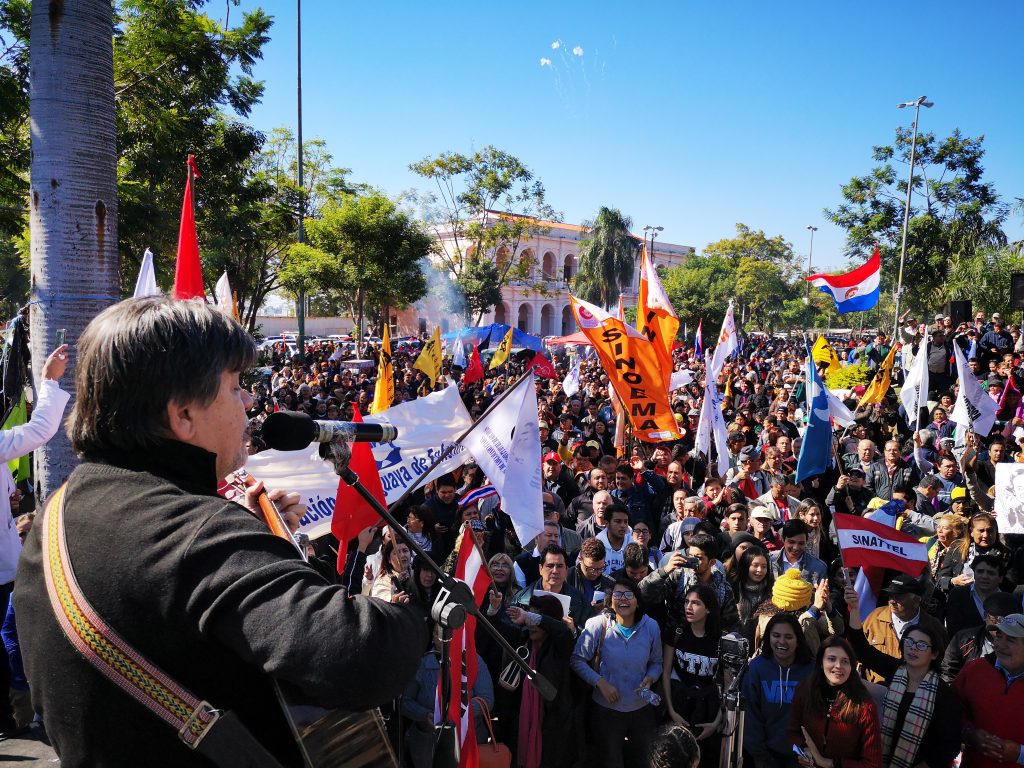 Sindicatos protestan en las calles de Asunción