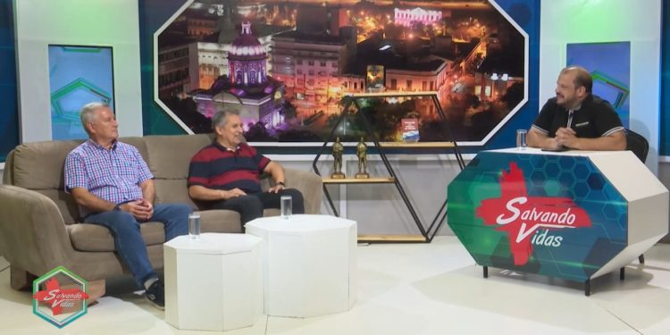 Salvando Vidas analiza la formación académica en el fútbol, clave para el futuro de los jugadores