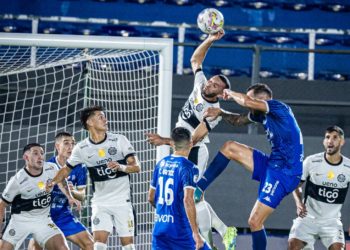 Una historia fugaz con polémico final: Olimpia rescinde contrato con Antonio Bareiro