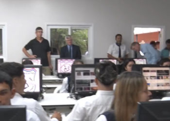 Centro Educativo Reinaldo D. Larrosa amplía su infraestructura con un moderno pabellón para Educación Media