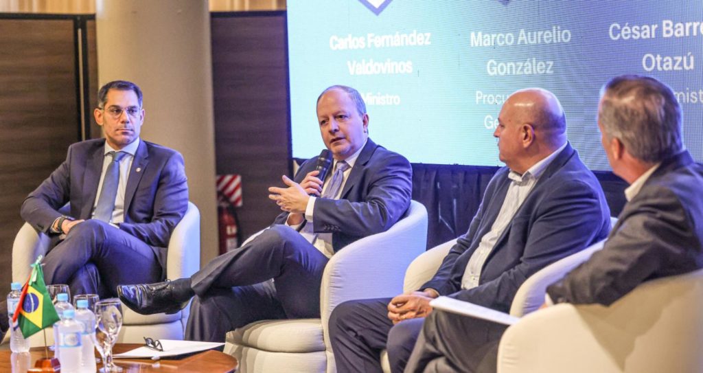 Nueva Ley de APP potenciará inversión privada en infraestructura, asegura ministro Fernández