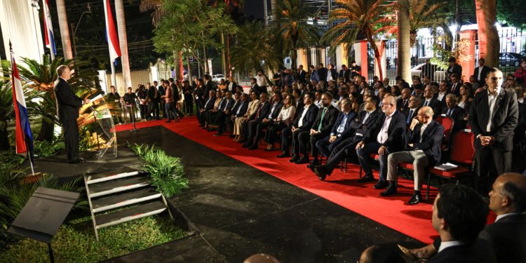 El MEF inauguró “moderna” sede, pero costoso complejo de «edificios corporativos» sigue sin uso