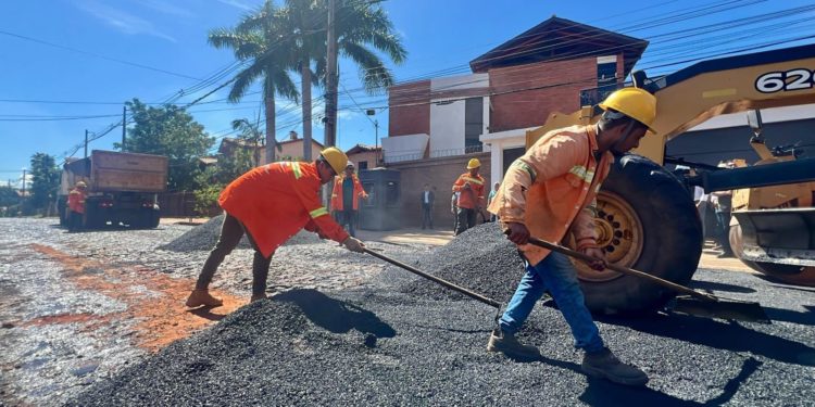 Varias gobernaciones celebran “histórica inversión vial” con fondos de ITAIPU