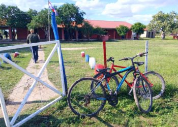 Estudiantes contribuyen a la seguridad vial de la ruta PY12