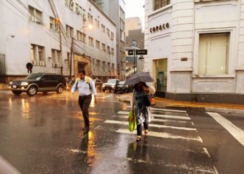 Días cálidos, húmedos con lluvias y tormentas puntuales
