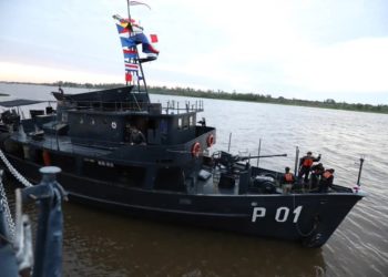 El Gobierno traslada asistencia a Alto Paraguay por medio del Buque de la Armada