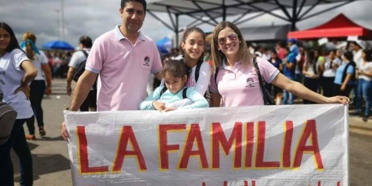 Este domingo se celebra el “Día de la Familia” en Paraguay, pero ¿se cumple realmente la ley?
