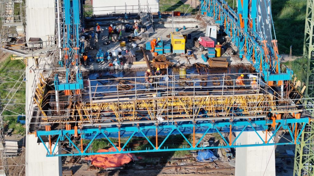 El puente del Corredor Bioceánico tiene un avance de casi el 70 por ciento, según el MOPC