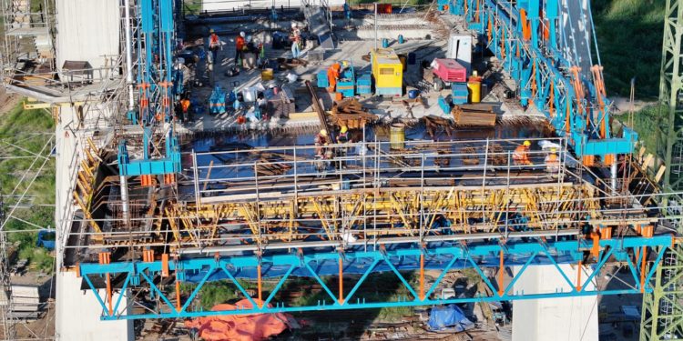 El puente del Corredor Bioceánico tiene un avance de casi el 70 por ciento, según el MOPC El puente del Corredor Bioceánico tiene un avance de casi el 70 por ciento, según el MOPC