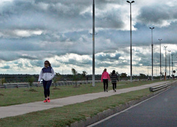 Ambiente frío a fresco en las mañanas durante el fin de semana